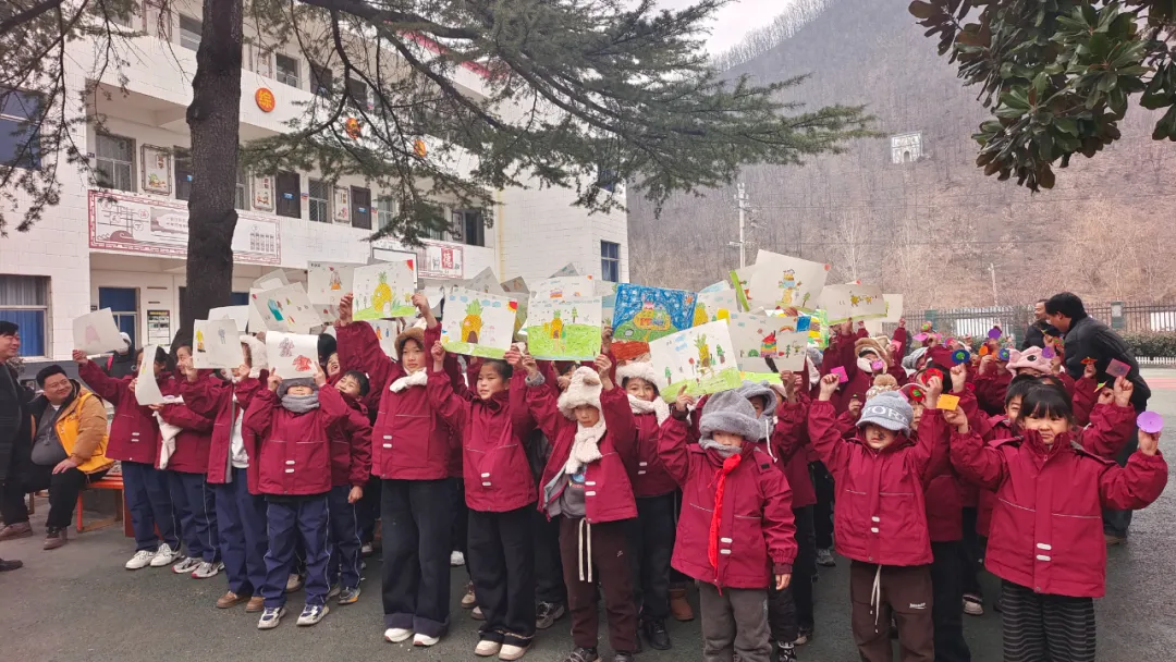“暖冬同行 守护成长”关爱留守花朵公益活动